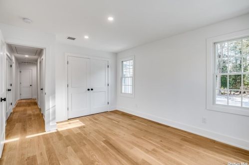 53 Winkle Point Dr, Northport NY  11768-1154 exterior