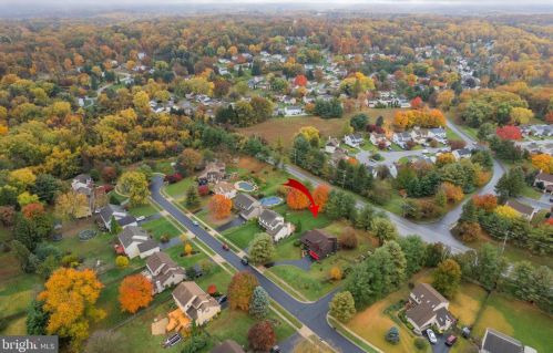 1341 Westminster Dr, Downingtown PA  19335-3652 exterior