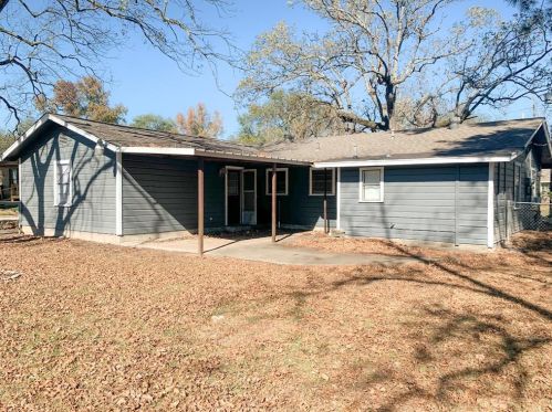 104 5th St, Bogata, TX 75417-2767