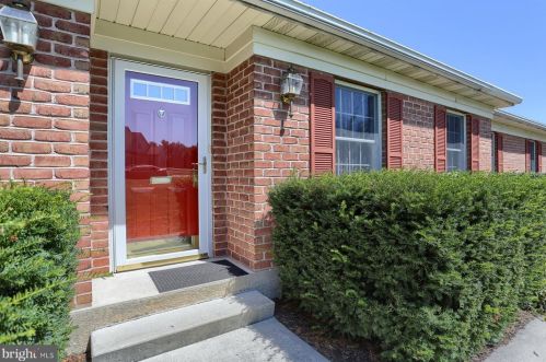 95 Stone Mill Rd, Hummelstown, PA 17036-9501