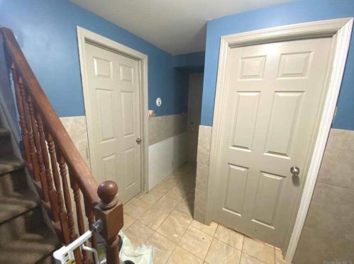 168 Washington Ave, Wheatley Heights NY  11798-2020 exterior