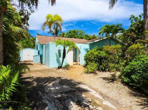 535 Birdsong Pl, Sanibel, FL 33957-4338