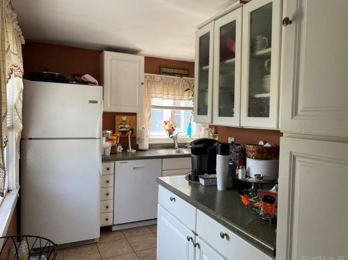 164 Vauxhall St, United States Coast Guard Ac CT  06320-3822 exterior