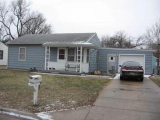 2109 Blaker Dr, Manhattan KS  66502-4716 exterior