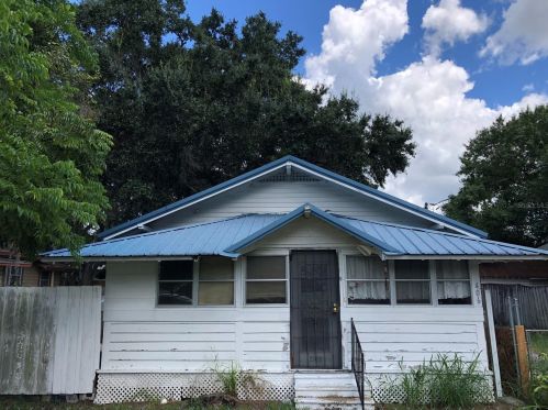 406 7th St, Winter Haven, FL 33881-4204