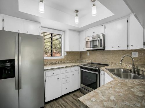 1052 Michigan St, Orlando, FL 32806-4705