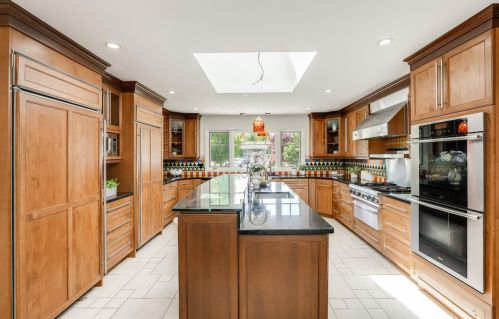 368 Fontainbleau Ter, Los Altos CA  94022-2229 exterior