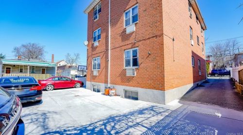 4249 Monticello Ave, Bronx NY  10466-2148 exterior