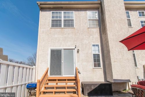 221 Brookdale Ct, Dresher PA  19025-1517 exterior