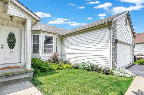 1548 Roscommon Dr, Pataskala OH  43062-7017 exterior