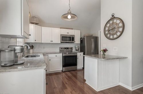 2704 Bardwell Rd, Greensboro NC  27410-8259 exterior