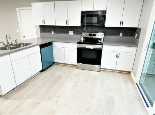 15621 California St, Tustin CA  92780-5009 exterior