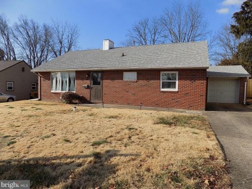 109 Andover Rd, Fairless Hills, PA 19030-2712
