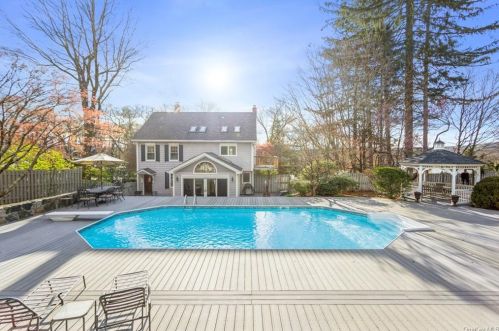 164 Myrtle Ave, Mahopac, NY 10541-4635
