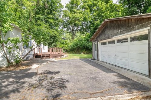 81 Wickham Dr, Warwick NY  10990-2126 exterior