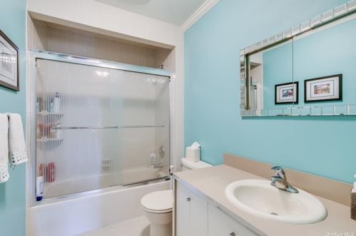 74 Stonehurst Ln, Huntington Station NY 11746-7935 exterior