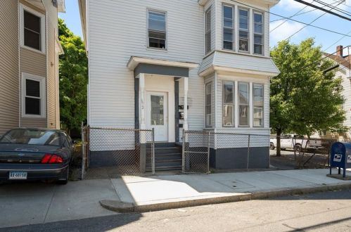 672 Chalkstone Ave, Providence, RI 02908-4345