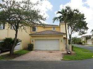 5582 112th Ct, Miami FL  33178-3812 exterior
