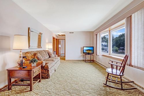 917 Jefferson St, West Bend WI  53090-1419 exterior