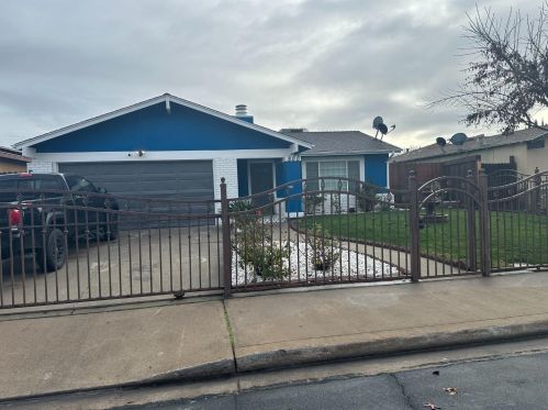 800 Pine Tree Ln, Modesto, CA 95351-2946