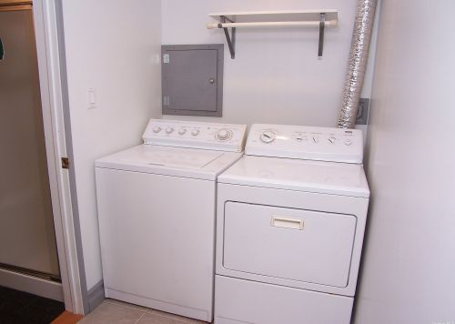61 Spruce St, Islip Manor NY  11751-3009 exterior