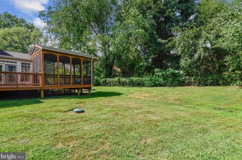 527 Rugby Ct, Purcellville VA  20132-3415 exterior