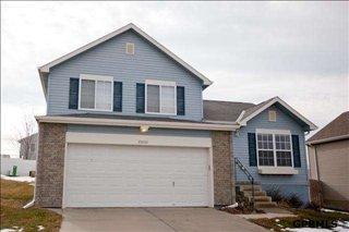 15833 Cottonwood Ave, Omaha NE  68136-3211 exterior