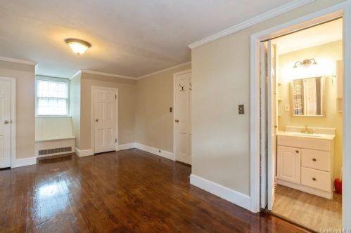 22 Circular Rd, Poughkeepsie NY 12601-4635 exterior