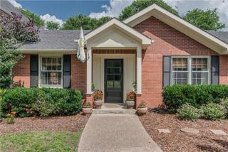 967 Graybar Ln, Nashville, TN 37204-3803