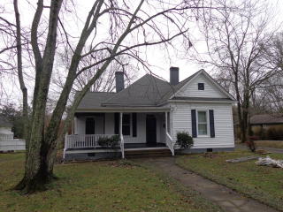 803 Dunlap St, Paris, TN 38242-4704
