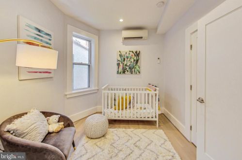 2119 1st St, Washington DC  20001-1004 exterior