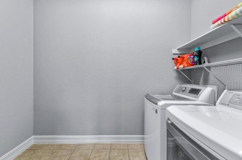 1155 Sunlight Dr, Lewisville TX  75028-4051 exterior