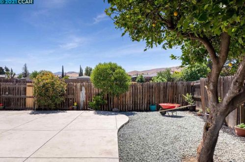 293 William Way, West Pittsburg CA  94565-4706 exterior