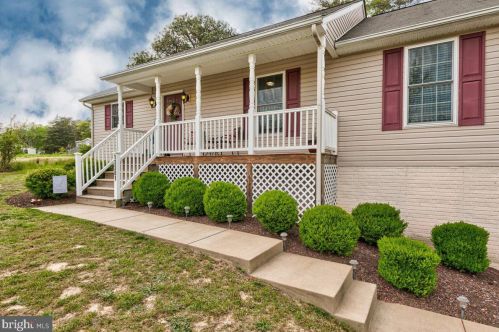 13301 Julien St, Woodford, VA 22580-3342