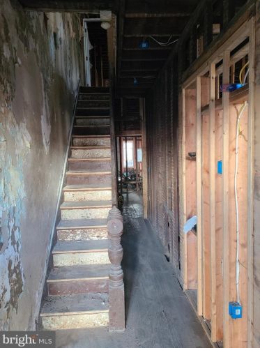 287 Spring St, Trenton, NJ 08618-4610
