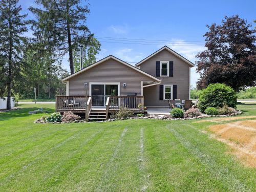 3722 Cedar Creek Rd, West Bend WI  53095-8759 exterior