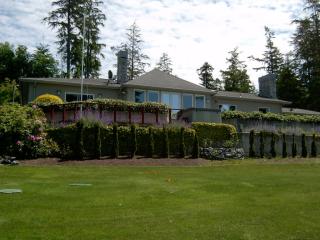 3208 Smugglers Cv Rd, Greenbank WA  98253-9764 exterior