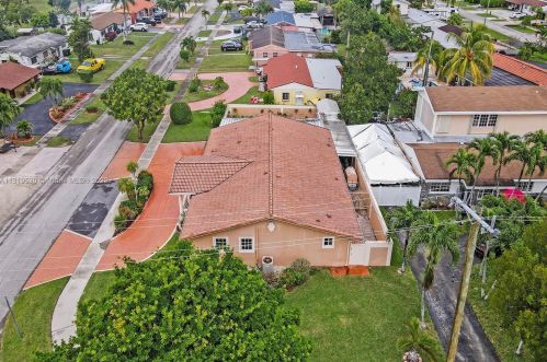 7215 15th Ave, Hialeah FL  33014-3805 exterior