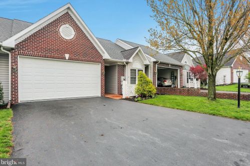 1131 Country Club Rd, Camp Hill, PA 17011-1023