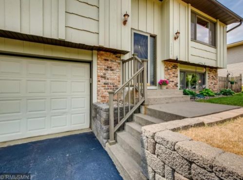1209 14th St, Hastings, MN 55033-2512
