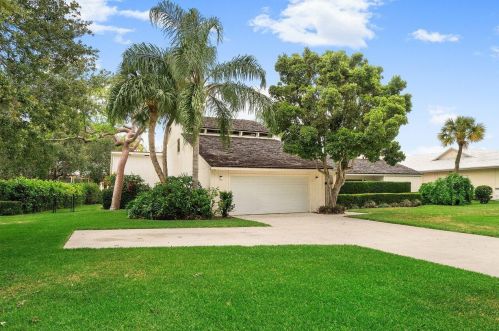 5165 Woodland Lakes Dr, West Palm Beach, FL 33418-3977