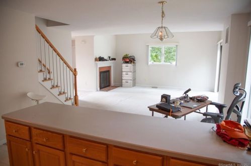 4 Dogwood Ct, Granby, CT 06035-2417