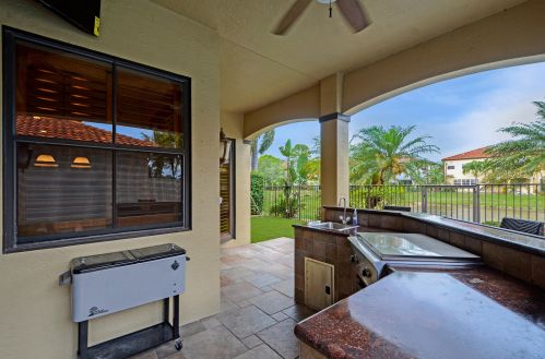 4115 Artesa Dr, Boynton Beach FL  33436-2628 exterior