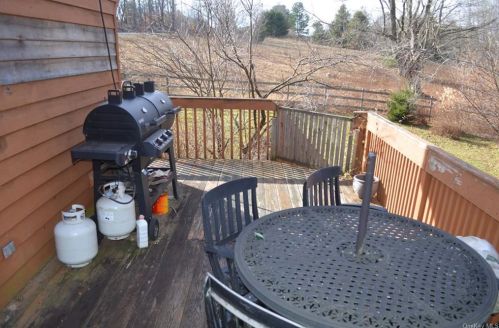 1 Winterthur Rd, Woodridge NY  12789-5942 exterior