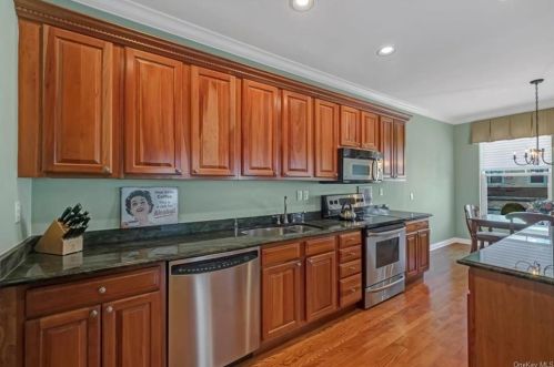 40 Briarbrook Dr, Briarcliff NY  10510-2075 exterior