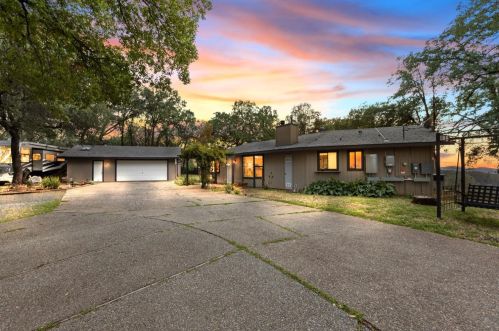 6464 Pikes Peak Cir, Garden Valley, CA 95633-9526