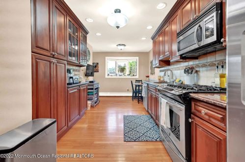 121 Avenue A, Bayonne NJ  07002-1255 exterior