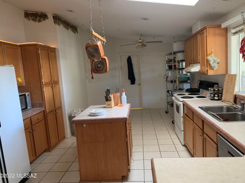 4460 Empty Wash Ln, Tucson, AZ 85739-8576