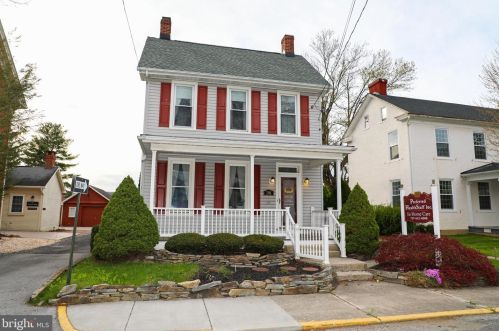 201 Main St, Charnita, PA 17320-8967