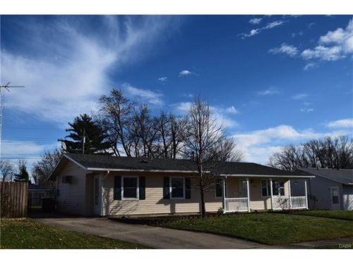 131 Tackett Dr, Xenia, OH 45385-3848